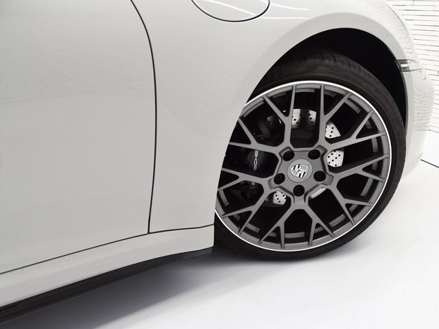 ９１１ ９１１カレラ　スポーツクロノＰＫＧ　スポーツデザインＰＫＧ　ＯＰ４６４　スレートグレー／クレヨンツートンレザー　Ｆ２０Ｒ２１ｉｎＡＷ　ガラスＳＲ　ＡＣＣトラフィックジャムアシスト付　ベンチレーター　パルダオインテリアＰＫＧ　プライバシーガラス　シートＨ　禁煙（21枚目）