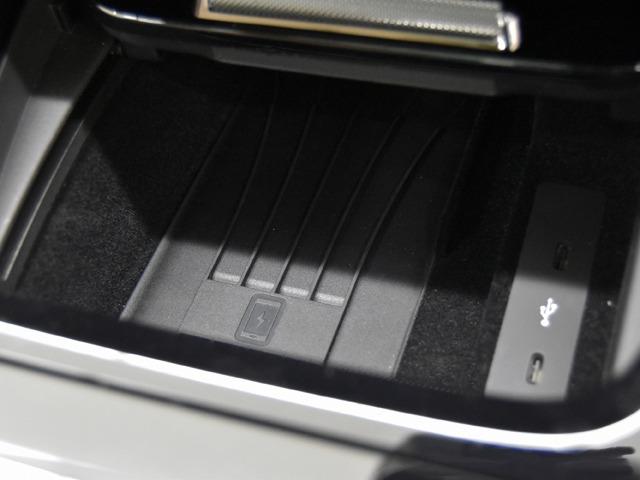 カイエン ベースグレード　エアサス　スポーツクロノＰＫＧ　ＯＰ２５３　ブラック／ベージュスムースレザー　２１ｉｎＡＷ　パノラマＳＲ　ＢＯＳＥ　アクティブレーンキープ　前後ポルシェクレストエンボスヘッドレスト　ＰｏｒｓｃｈｅドアＬＥＤカーテシライト　ＡＣＣ（16枚目）