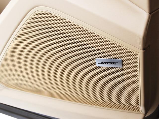カイエン ベースグレード　エアサス　スポーツクロノＰＫＧ　ＯＰ２５３　ブラック／ベージュスムースレザー　２１ｉｎＡＷ　パノラマＳＲ　ＢＯＳＥ　アクティブレーンキープ　前後ポルシェクレストエンボスヘッドレスト　ＰｏｒｓｃｈｅドアＬＥＤカーテシライト　ＡＣＣ（17枚目）