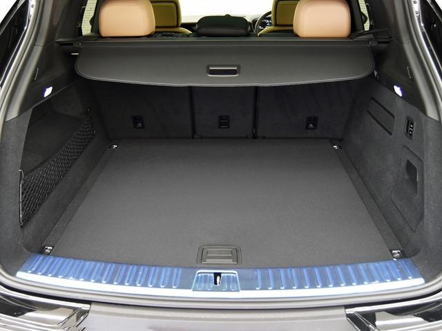 カイエン ベースグレード　エアサス　スポーツクロノＰＫＧ　ＯＰ２５３　ブラック／ベージュスムースレザー　２１ｉｎＡＷ　パノラマＳＲ　ＢＯＳＥ　アクティブレーンキープ　前後ポルシェクレストエンボスヘッドレスト　ＰｏｒｓｃｈｅドアＬＥＤカーテシライト　ＡＣＣ（19枚目）