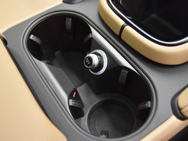 カイエン ベースグレード　エアサス　スポーツクロノＰＫＧ　ＯＰ２５３　ブラック／ベージュスムースレザー　２１ｉｎＡＷ　パノラマＳＲ　ＢＯＳＥ　アクティブレーンキープ　前後ポルシェクレストエンボスヘッドレスト　ＰｏｒｓｃｈｅドアＬＥＤカーテシライト　ＡＣＣ（22枚目）
