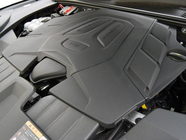 カイエン ベースグレード　エアサス　スポーツクロノＰＫＧ　ＯＰ２５３　ブラック／ベージュスムースレザー　２１ｉｎＡＷ　パノラマＳＲ　ＢＯＳＥ　アクティブレーンキープ　前後ポルシェクレストエンボスヘッドレスト　ＰｏｒｓｃｈｅドアＬＥＤカーテシライト　ＡＣＣ（29枚目）