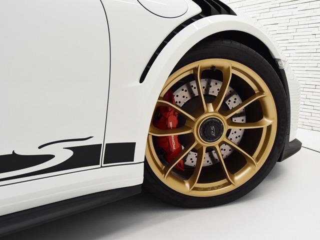 911 911GT3RS スポーツクロノPKG OP124 Fリフトシステム PDLS+ クラブスポーツPKG フルバケットシートカーボン カーボンインテリアPKG スポーツエグゾースト リバーシングカメラ F20R21inAW フロアマット 禁煙(20枚目)