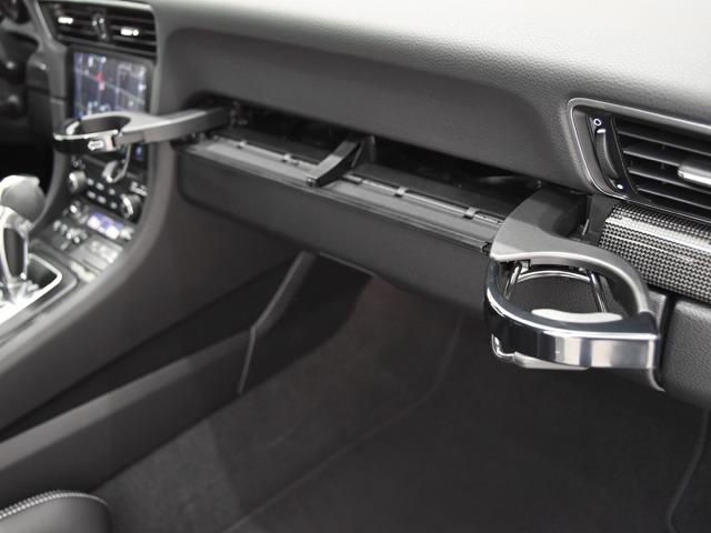 911 911GT3RS スポーツクロノPKG OP124 Fリフトシステム PDLS+ クラブスポーツPKG フルバケットシートカーボン カーボンインテリアPKG スポーツエグゾースト リバーシングカメラ F20R21inAW フロアマット 禁煙(27枚目)