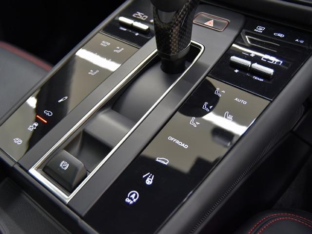 マカン マカンGTS スポーツクロノPKG OP278 GTSインテリアPKGカーマインレッド パノラマSR 18wayスポーツシート BOSE カーボンインテリアPKG レーンキープ カーボンPDKレバー PDLS+ 21inAW FシートH(16枚目)