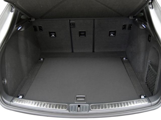 マカン マカンGTS スポーツクロノPKG OP278 GTSインテリアPKGカーマインレッド パノラマSR 18wayスポーツシート BOSE カーボンインテリアPKG レーンキープ カーボンPDKレバー PDLS+ 21inAW FシートH(19枚目)