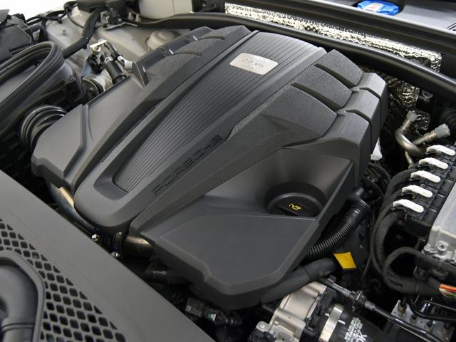 マカン マカンGTS スポーツクロノPKG OP278 GTSインテリアPKGカーマインレッド パノラマSR 18wayスポーツシート BOSE カーボンインテリアPKG レーンキープ カーボンPDKレバー PDLS+ 21inAW FシートH(31枚目)