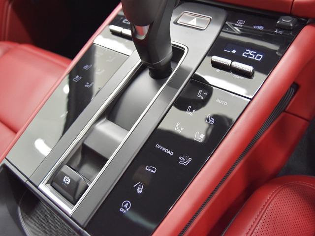 マカン マカンS スポーツクロノPKG OP336 エクステンデッドレザーPKGブラック/ボルドーレッド PSCB+ホワイトキャリパー エクステリアPKG カーボンインテリアPKG パノラマSR 前後シートH Fベンチレーター PDLS+(15枚目)