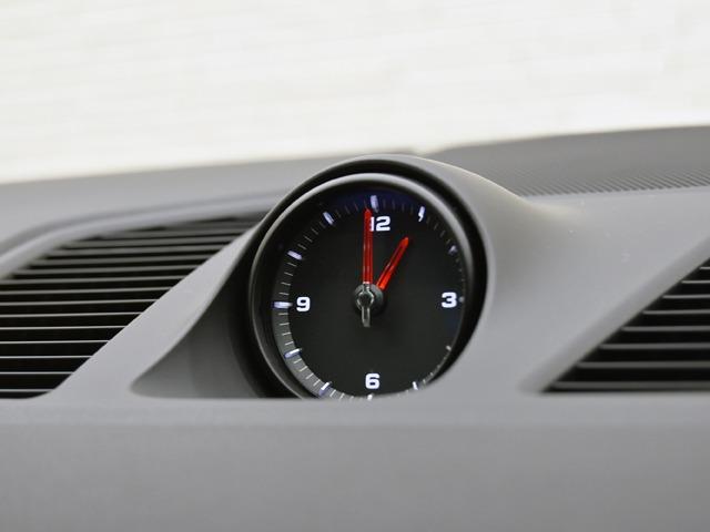 カイエンクーペ カイエンクーペ　プラチナエディション　スポーツクロノＰＫＧ　２０２３ｙモデル　２１ｉｎＡＷ　１４ｗａｙシートメモリーＰＫＧ　Ｆベンチレーター　ブラック／ベージュレザーインテリア　パノラマＳＲ　アクティブレーンキープ　ＰＤＬＳ　スモーカーＰＫＧ　ＢＯＳＥ　禁煙（15枚目）