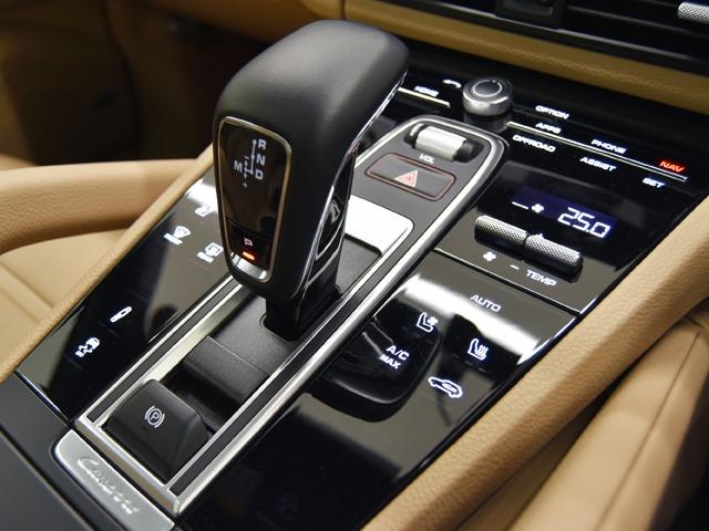 カイエンクーペ カイエンクーペ　プラチナエディション　スポーツクロノＰＫＧ　２０２３ｙモデル　２１ｉｎＡＷ　１４ｗａｙシートメモリーＰＫＧ　Ｆベンチレーター　ブラック／ベージュレザーインテリア　パノラマＳＲ　アクティブレーンキープ　ＰＤＬＳ　スモーカーＰＫＧ　ＢＯＳＥ　禁煙（16枚目）