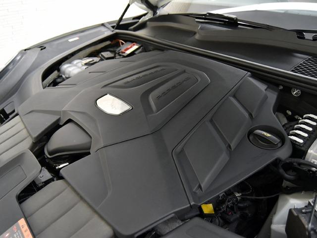 カイエンクーペ カイエンクーペ　プラチナエディション　スポーツクロノＰＫＧ　２０２３ｙモデル　２１ｉｎＡＷ　１４ｗａｙシートメモリーＰＫＧ　Ｆベンチレーター　ブラック／ベージュレザーインテリア　パノラマＳＲ　アクティブレーンキープ　ＰＤＬＳ　スモーカーＰＫＧ　ＢＯＳＥ　禁煙（30枚目）