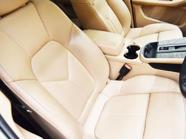 マカン マカンＧＴＳ　スポーツクロノＰＫＧ　ＯＰ２１３　ブラック／ベージュエクステンデッドレザーＰＫＧ　パノラマＳＲ　ＢＯＳＥ　１４ｗａｙ電動コンフォートシートメモリーＰＫＧ　Ｆベンチレーター　ＰＤＬＳ＋　ストレージＰＫＧ　スポーツエグゾースト（11枚目）