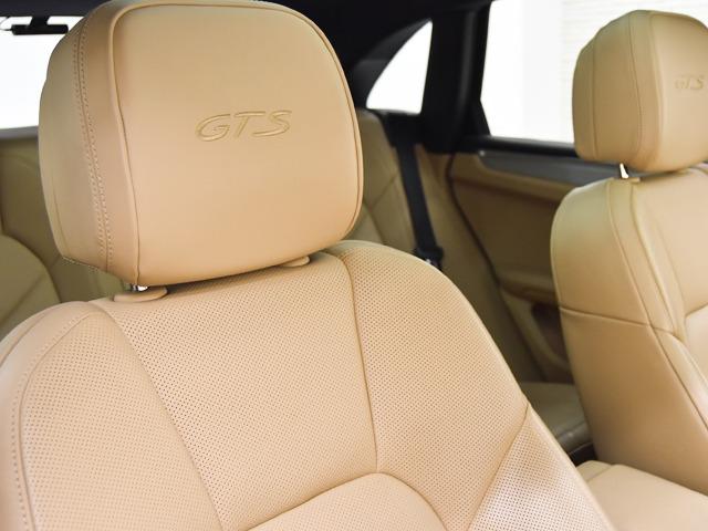 マカン マカンＧＴＳ　スポーツクロノＰＫＧ　ＯＰ２１３　ブラック／ベージュエクステンデッドレザーＰＫＧ　パノラマＳＲ　ＢＯＳＥ　１４ｗａｙ電動コンフォートシートメモリーＰＫＧ　Ｆベンチレーター　ＰＤＬＳ＋　ストレージＰＫＧ　スポーツエグゾースト（26枚目）