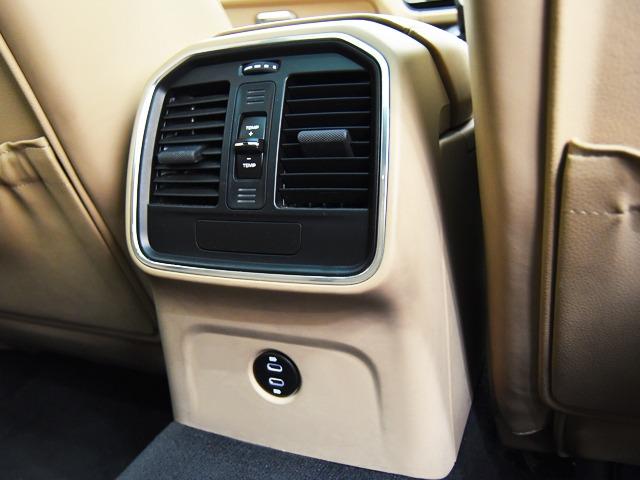 マカン マカンＧＴＳ　スポーツクロノＰＫＧ　ＯＰ２１３　ブラック／ベージュエクステンデッドレザーＰＫＧ　パノラマＳＲ　ＢＯＳＥ　１４ｗａｙ電動コンフォートシートメモリーＰＫＧ　Ｆベンチレーター　ＰＤＬＳ＋　ストレージＰＫＧ　スポーツエグゾースト（29枚目）