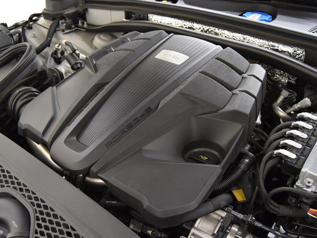 マカン マカンＧＴＳ　スポーツクロノＰＫＧ　ＯＰ２１３　ブラック／ベージュエクステンデッドレザーＰＫＧ　パノラマＳＲ　ＢＯＳＥ　１４ｗａｙ電動コンフォートシートメモリーＰＫＧ　Ｆベンチレーター　ＰＤＬＳ＋　ストレージＰＫＧ　スポーツエグゾースト（31枚目）