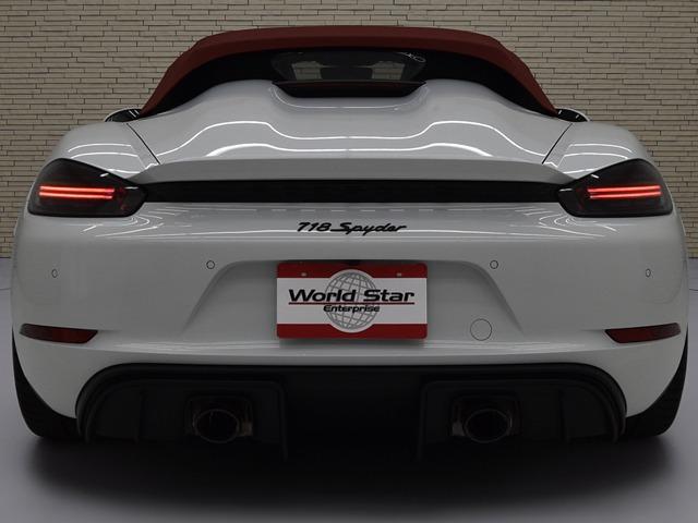 718スパイダー 718スパイダー スポーツクロノPKG OP159 左H/MT スパイダークラシックインテリアPKG サテンブラックAW塗装 BOSE シートH バイキセノンヘッドライトPDLS付 スモーカーPKG スポーツエグゾースト 20inAW 禁煙(8枚目)