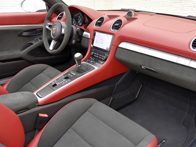 718スパイダー 718スパイダー スポーツクロノPKG OP159 左H/MT スパイダークラシックインテリアPKG サテンブラックAW塗装 BOSE シートH バイキセノンヘッドライトPDLS付 スモーカーPKG スポーツエグゾースト 20inAW 禁煙(10枚目)