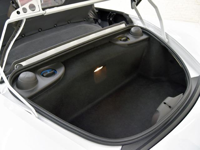 718スパイダー 718スパイダー スポーツクロノPKG OP159 左H/MT スパイダークラシックインテリアPKG サテンブラックAW塗装 BOSE シートH バイキセノンヘッドライトPDLS付 スモーカーPKG スポーツエグゾースト 20inAW 禁煙(20枚目)