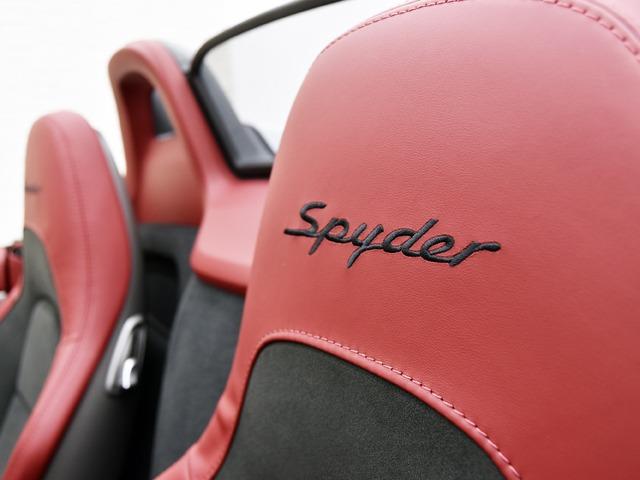 718スパイダー 718スパイダー スポーツクロノPKG OP159 左H/MT スパイダークラシックインテリアPKG サテンブラックAW塗装 BOSE シートH バイキセノンヘッドライトPDLS付 スモーカーPKG スポーツエグゾースト 20inAW 禁煙(26枚目)