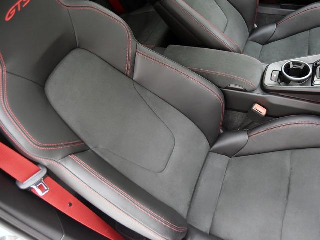 ９１１ ９１１カレラ４ＧＴＳ　スポーツクロノＰＫＧ　ＯＰ４０９　２０２３ｙモデル　ＧＴＳインテリアＰＫＧカーマインレッド　マットカーボンインテリアＰＫＧ　エクステリアＰＫＧハイグロスブラック　Ｆアクスルリフトシステム　ガラスＳＲ　ＡＣＣ　ＢＯＳＥ　禁煙（11枚目）