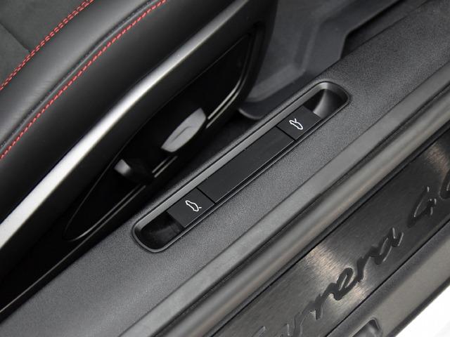 ９１１ ９１１カレラ４ＧＴＳ　スポーツクロノＰＫＧ　ＯＰ４０９　２０２３ｙモデル　ＧＴＳインテリアＰＫＧカーマインレッド　マットカーボンインテリアＰＫＧ　エクステリアＰＫＧハイグロスブラック　Ｆアクスルリフトシステム　ガラスＳＲ　ＡＣＣ　ＢＯＳＥ　禁煙（29枚目）