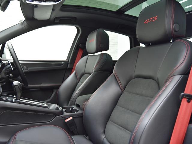 マカン マカンＧＴＳ　スポーツクロノＰＫＧ　ＯＰ１３１　２０２４ｙモデル　ＧＴＳインテリアＰＫＧカーマインレッド　パノラマＳＲ　ＰＤＬＳ＋　スポーツエグゾースト　プライバシーガラス　ＦシートＨ　ＡＣＣ　レーンディパーチャーウォーニング　禁煙（9枚目）