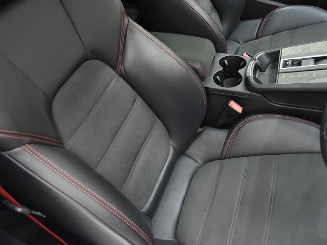 マカン マカンＧＴＳ　スポーツクロノＰＫＧ　ＯＰ１３１　２０２４ｙモデル　ＧＴＳインテリアＰＫＧカーマインレッド　パノラマＳＲ　ＰＤＬＳ＋　スポーツエグゾースト　プライバシーガラス　ＦシートＨ　ＡＣＣ　レーンディパーチャーウォーニング　禁煙（11枚目）