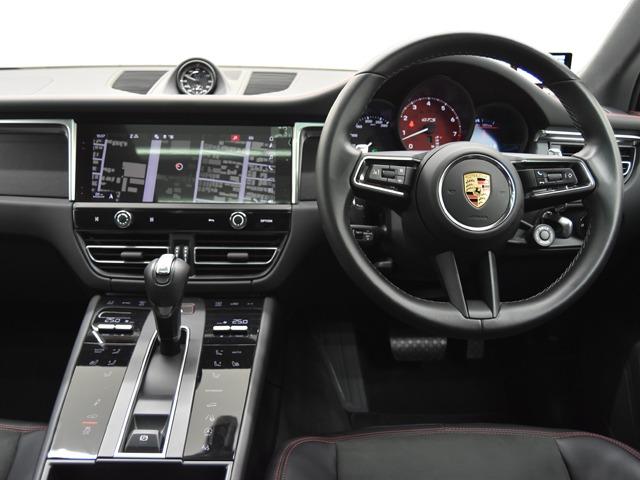 マカン マカンＧＴＳ　スポーツクロノＰＫＧ　ＯＰ１３１　２０２４ｙモデル　ＧＴＳインテリアＰＫＧカーマインレッド　パノラマＳＲ　ＰＤＬＳ＋　スポーツエグゾースト　プライバシーガラス　ＦシートＨ　ＡＣＣ　レーンディパーチャーウォーニング　禁煙（12枚目）