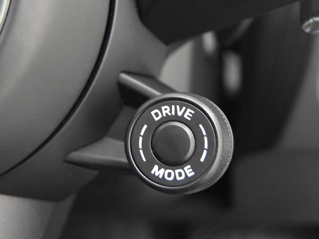 マカン マカンＧＴＳ　スポーツクロノＰＫＧ　ＯＰ１３１　２０２４ｙモデル　ＧＴＳインテリアＰＫＧカーマインレッド　パノラマＳＲ　ＰＤＬＳ＋　スポーツエグゾースト　プライバシーガラス　ＦシートＨ　ＡＣＣ　レーンディパーチャーウォーニング　禁煙（21枚目）