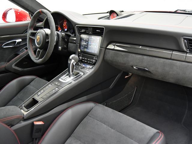 911 911GT3 スポーツクロノPKG OP530 PCCB+イエローキャリパー 黒革 PDLS+ Fリフト BOSE ブラック塗装AWシルクグロス カーボンインテリアPKG リバーシングカメラ プライバシーガラス スポーツエグゾースト(10枚目)