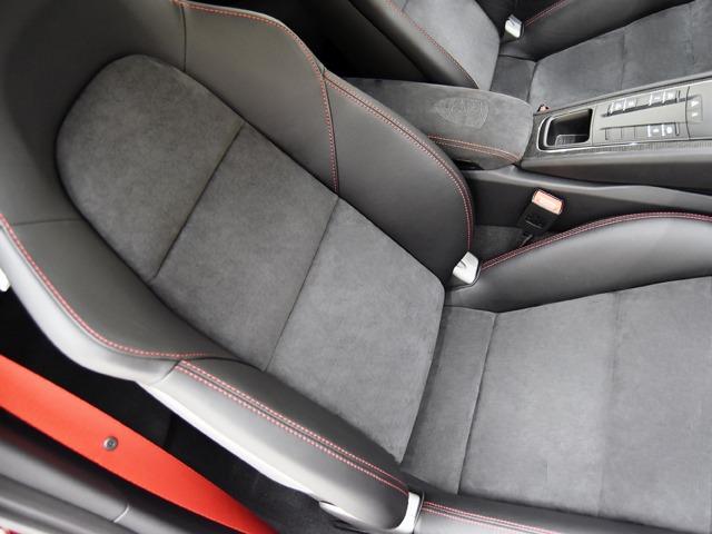 911 911GT3 スポーツクロノPKG OP530 PCCB+イエローキャリパー 黒革 PDLS+ Fリフト BOSE ブラック塗装AWシルクグロス カーボンインテリアPKG リバーシングカメラ プライバシーガラス スポーツエグゾースト(11枚目)