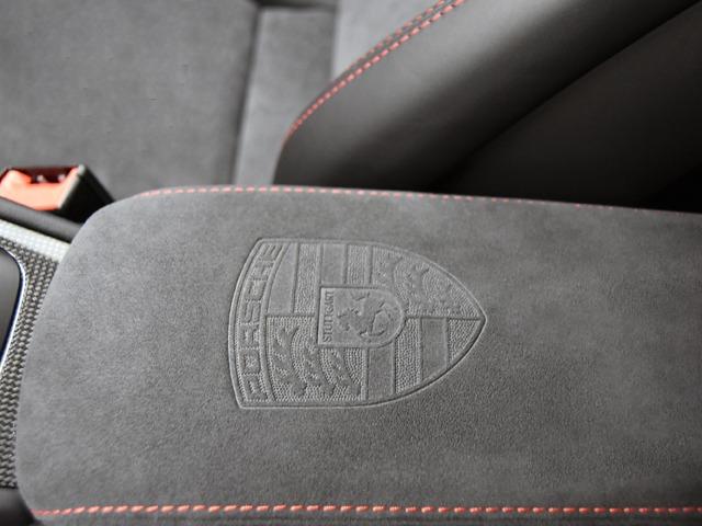 911 911GT3 スポーツクロノPKG OP530 PCCB+イエローキャリパー 黒革 PDLS+ Fリフト BOSE ブラック塗装AWシルクグロス カーボンインテリアPKG リバーシングカメラ プライバシーガラス スポーツエグゾースト(15枚目)