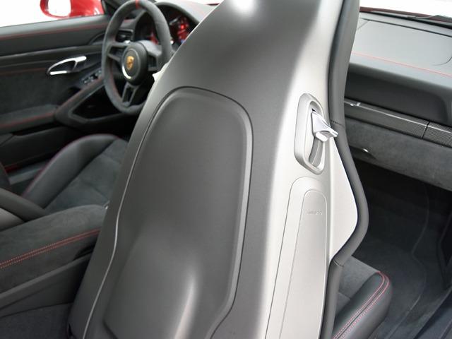 911 911GT3 スポーツクロノPKG OP530 PCCB+イエローキャリパー 黒革 PDLS+ Fリフト BOSE ブラック塗装AWシルクグロス カーボンインテリアPKG リバーシングカメラ プライバシーガラス スポーツエグゾースト(17枚目)