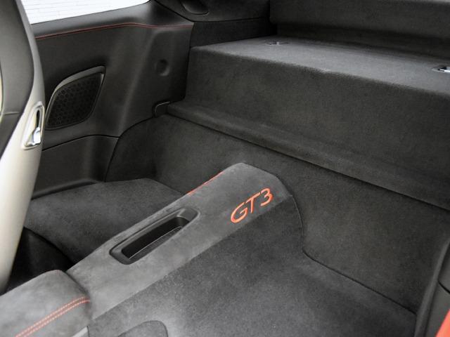 911 911GT3 スポーツクロノPKG OP530 PCCB+イエローキャリパー 黒革 PDLS+ Fリフト BOSE ブラック塗装AWシルクグロス カーボンインテリアPKG リバーシングカメラ プライバシーガラス スポーツエグゾースト(27枚目)