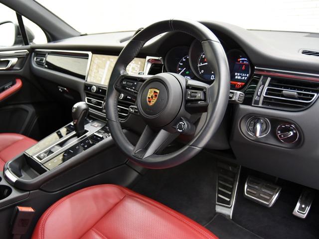 マカン マカンT スポーツクロノPKG 2024yモデル パノラマSR 21inAW LEDテールライトティンテッド ブラック/ボルドーレッドレザーPKG カラークレストホイールセンターキャップ ACC プライバシーガラス レーンチェンジ(11枚目)