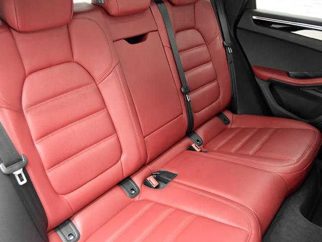 マカン マカンT スポーツクロノPKG 2024yモデル パノラマSR 21inAW LEDテールライトティンテッド ブラック/ボルドーレッドレザーPKG カラークレストホイールセンターキャップ ACC プライバシーガラス レーンチェンジ(13枚目)