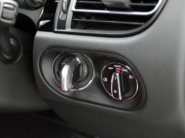 マカン マカンT スポーツクロノPKG 2024yモデル パノラマSR 21inAW LEDテールライトティンテッド ブラック/ボルドーレッドレザーPKG カラークレストホイールセンターキャップ ACC プライバシーガラス レーンチェンジ(19枚目)