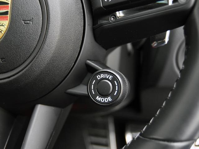 マカン マカンT スポーツクロノPKG 2024yモデル パノラマSR 21inAW LEDテールライトティンテッド ブラック/ボルドーレッドレザーPKG カラークレストホイールセンターキャップ ACC プライバシーガラス レーンチェンジ(23枚目)