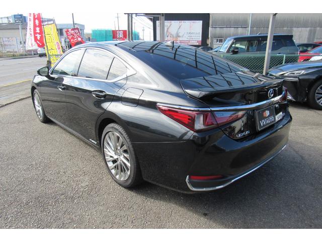 ES ES300h バージョンL 禁煙/黒革シート/サンルーフ/純正SDナビ/フルセグTV/Bluetooth/全周囲カメラ/ETC/ドラレコ/パワートランク/OPリアスポイラー/シートヒーター/シートエアコン/BSM/HUD/LSS(11枚目)