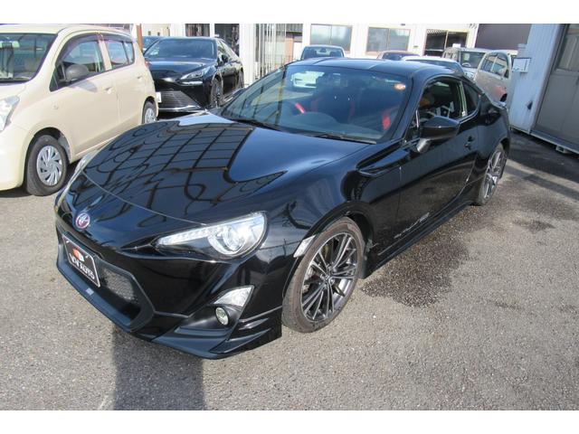 ８６ ＧＴ　クラッチ交換済み／ＴＲＤフルエアロ／フェンダーエクステンションン／トランクスポイラー／エアロスタビライジンカバー／ドアスタビライザー／カラーフェンダーフィン／ハイレスポンスマフラー／クイックシフト（9枚目）