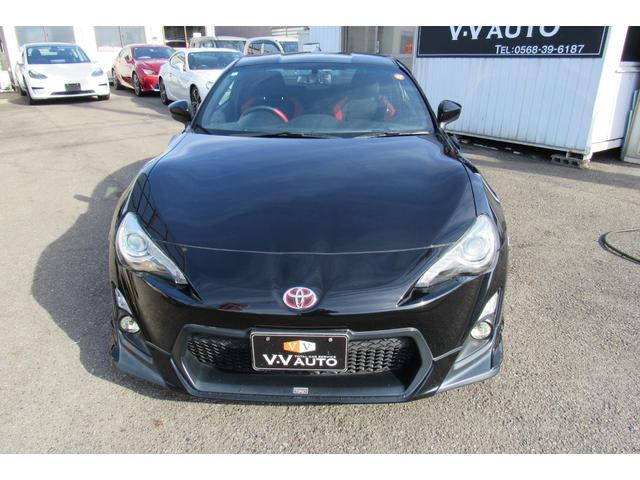 ８６ ＧＴ　クラッチ交換済み／ＴＲＤフルエアロ／フェンダーエクステンションン／トランクスポイラー／エアロスタビライジンカバー／ドアスタビライザー／カラーフェンダーフィン／ハイレスポンスマフラー／クイックシフト（11枚目）