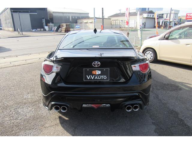 ８６ ＧＴ　クラッチ交換済み／ＴＲＤフルエアロ／フェンダーエクステンションン／トランクスポイラー／エアロスタビライジンカバー／ドアスタビライザー／カラーフェンダーフィン／ハイレスポンスマフラー／クイックシフト（13枚目）