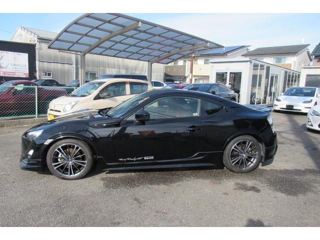 ８６ ＧＴ　クラッチ交換済み／ＴＲＤフルエアロ／フェンダーエクステンションン／トランクスポイラー／エアロスタビライジンカバー／ドアスタビライザー／カラーフェンダーフィン／ハイレスポンスマフラー／クイックシフト（15枚目）