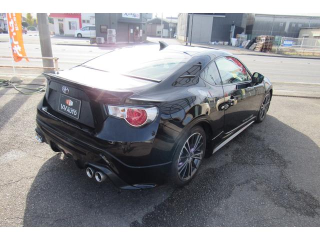 ８６ ＧＴ　クラッチ交換済み／ＴＲＤフルエアロ／フェンダーエクステンションン／トランクスポイラー／エアロスタビライジンカバー／ドアスタビライザー／カラーフェンダーフィン／ハイレスポンスマフラー／クイックシフト（16枚目）