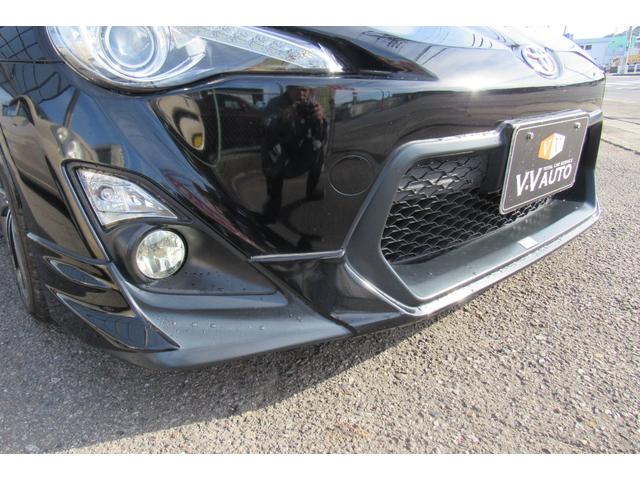 ８６ ＧＴ　クラッチ交換済み／ＴＲＤフルエアロ／フェンダーエクステンションン／トランクスポイラー／エアロスタビライジンカバー／ドアスタビライザー／カラーフェンダーフィン／ハイレスポンスマフラー／クイックシフト（24枚目）