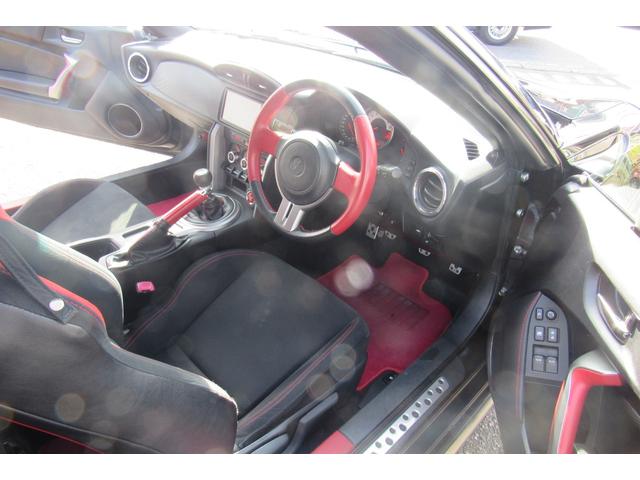 ８６ ＧＴ　クラッチ交換済み／ＴＲＤフルエアロ／フェンダーエクステンションン／トランクスポイラー／エアロスタビライジンカバー／ドアスタビライザー／カラーフェンダーフィン／ハイレスポンスマフラー／クイックシフト（39枚目）