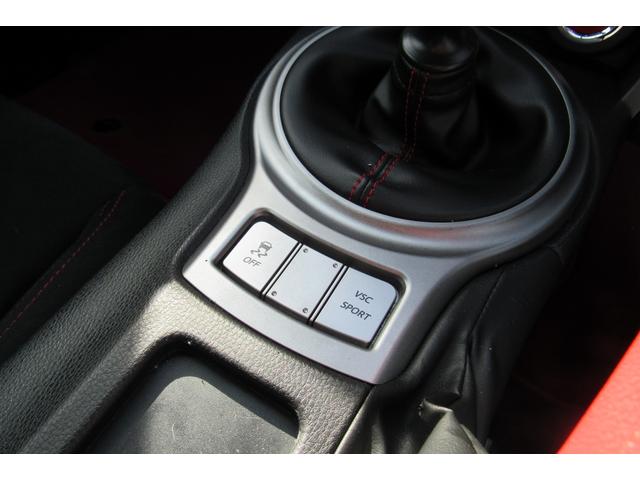 ８６ ＧＴ　クラッチ交換済み／ＴＲＤフルエアロ／フェンダーエクステンションン／トランクスポイラー／エアロスタビライジンカバー／ドアスタビライザー／カラーフェンダーフィン／ハイレスポンスマフラー／クイックシフト（50枚目）