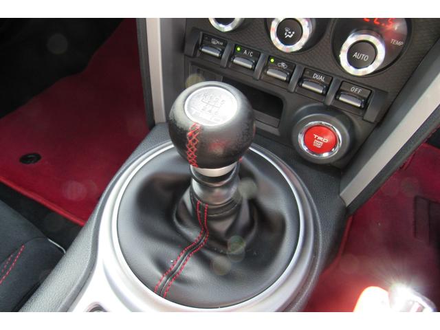 ８６ ＧＴ　クラッチ交換済み／ＴＲＤフルエアロ／フェンダーエクステンションン／トランクスポイラー／エアロスタビライジンカバー／ドアスタビライザー／カラーフェンダーフィン／ハイレスポンスマフラー／クイックシフト（52枚目）