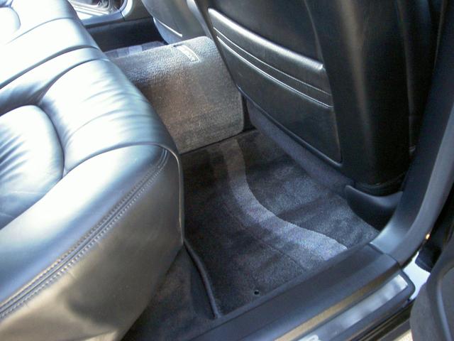 セルシオ Ｂ仕様　ｅＲバージョン　・サンルーフ・黒革・マルチ・純正バネサス・純正オプションメッキＡＷ・純正３面カーテン・社外ＤＶＤプレーヤー・ＥＴＣ・ＨＩＤ（30枚目）