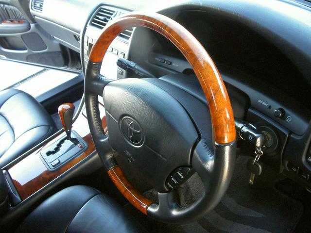 セルシオ Ｂ仕様　ｅＲバージョン　・サンルーフ・黒革・マルチ・純正バネサス・純正オプションメッキＡＷ・純正３面カーテン・社外ＤＶＤプレーヤー・ＥＴＣ・ＨＩＤ（42枚目）